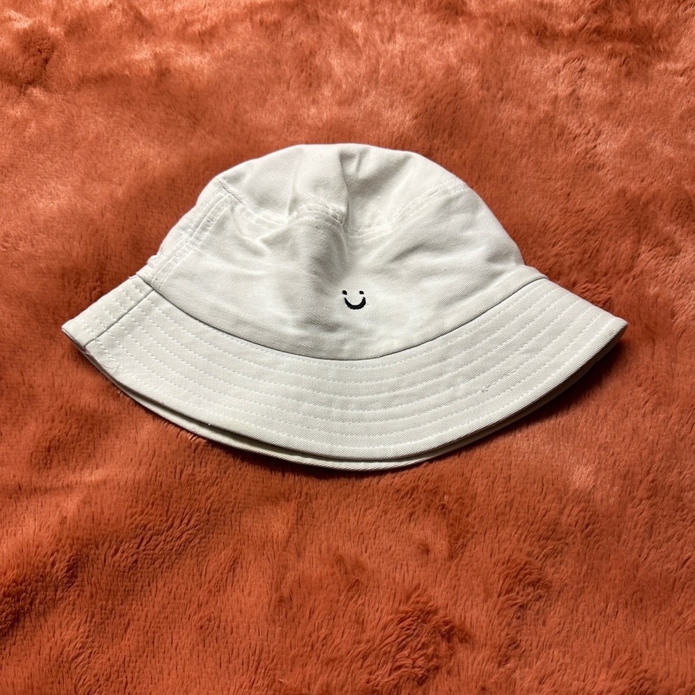 White Bucket Hat
